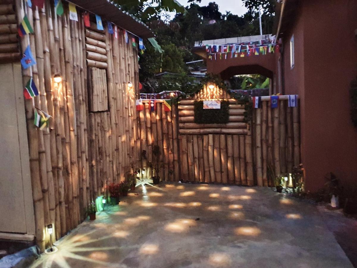 Mesmerize Guest House ポート・アントニオ エクステリア 写真