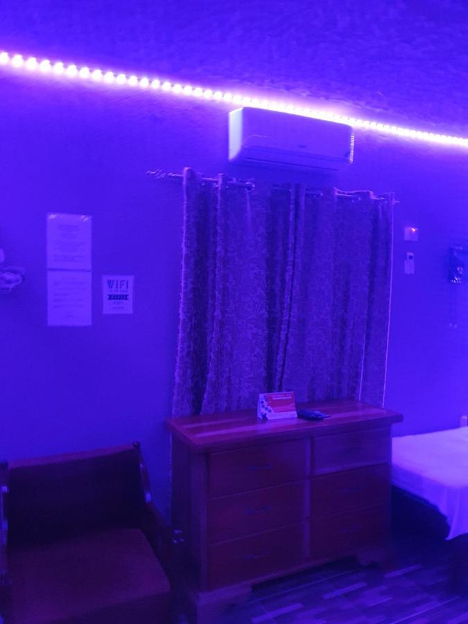 Mesmerize Guest House ポート・アントニオ エクステリア 写真