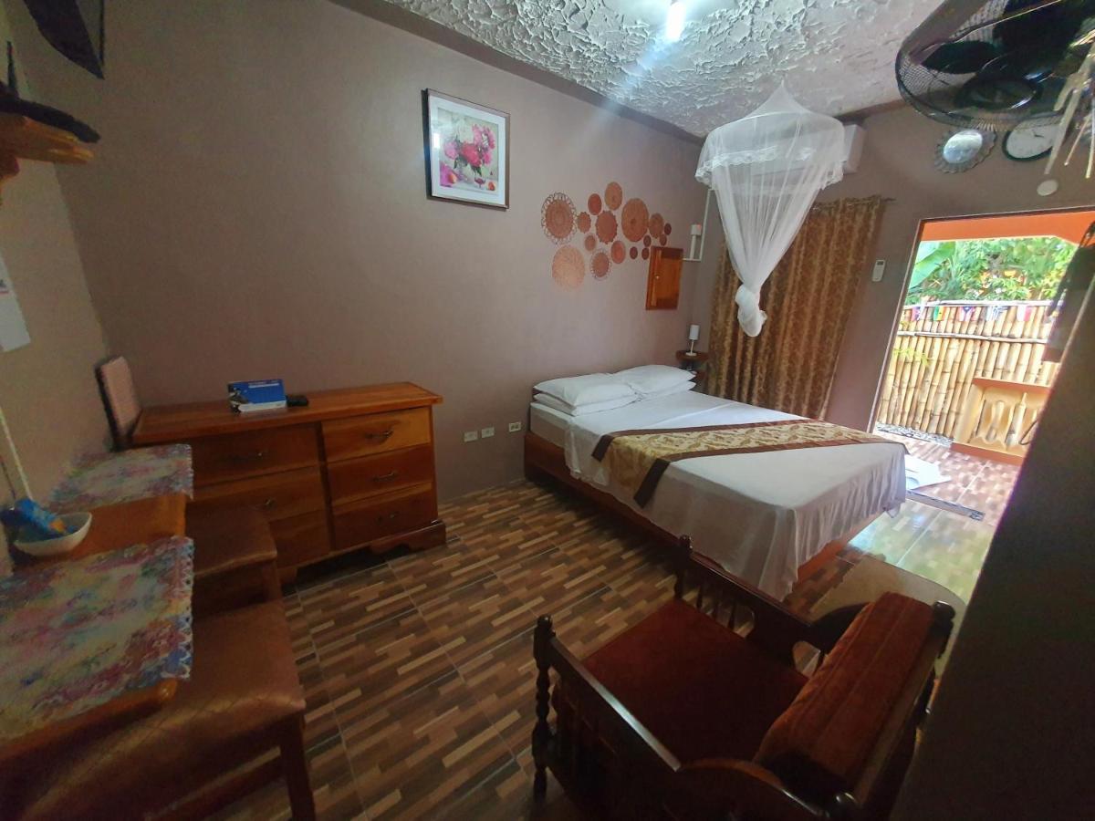 Mesmerize Guest House ポート・アントニオ エクステリア 写真