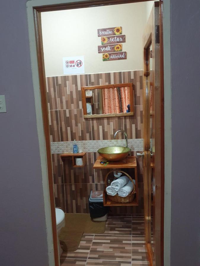 Mesmerize Guest House ポート・アントニオ エクステリア 写真
