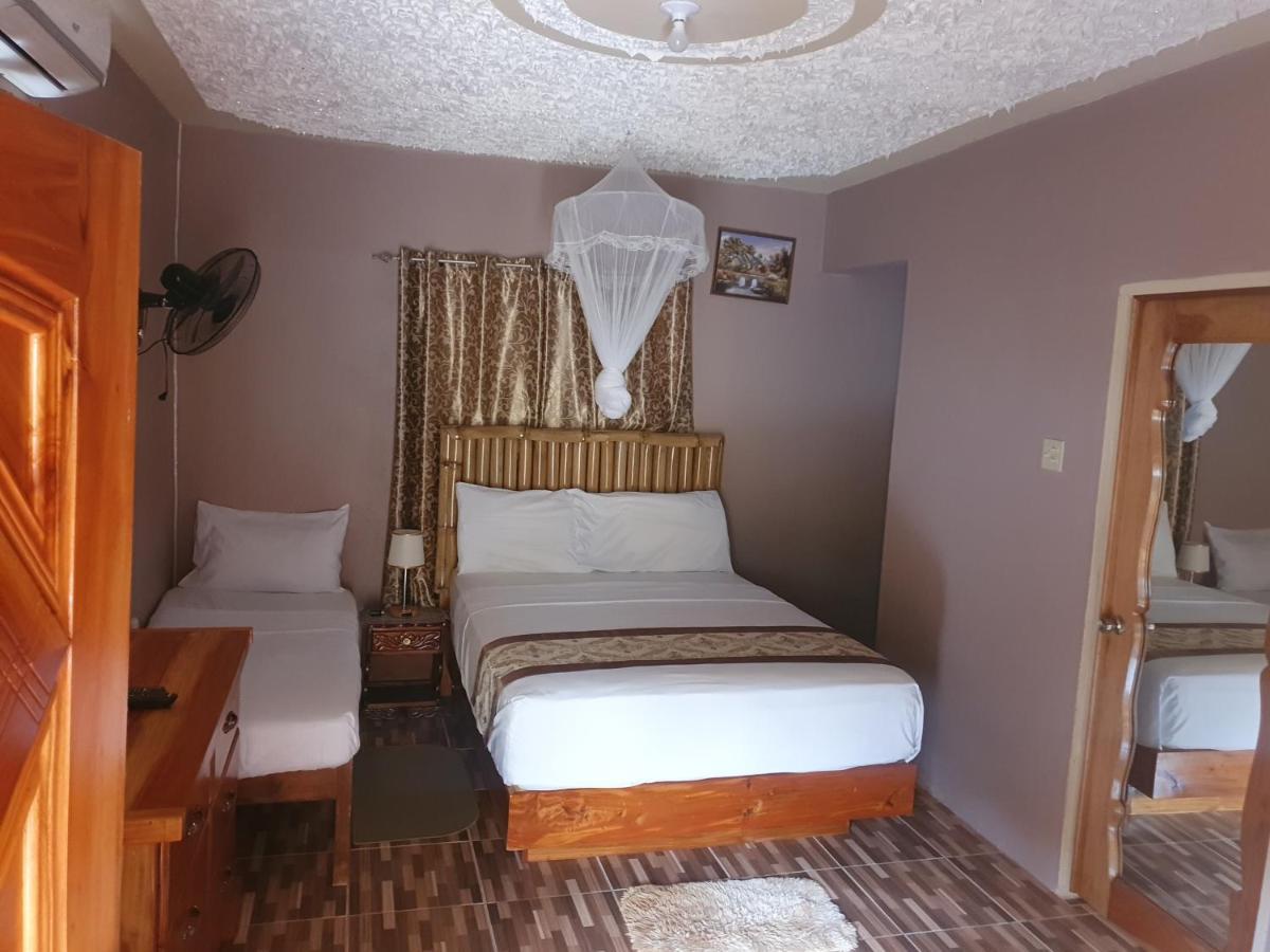 Mesmerize Guest House ポート・アントニオ エクステリア 写真