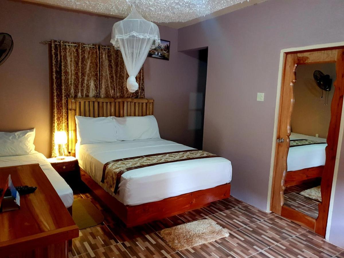 Mesmerize Guest House ポート・アントニオ エクステリア 写真